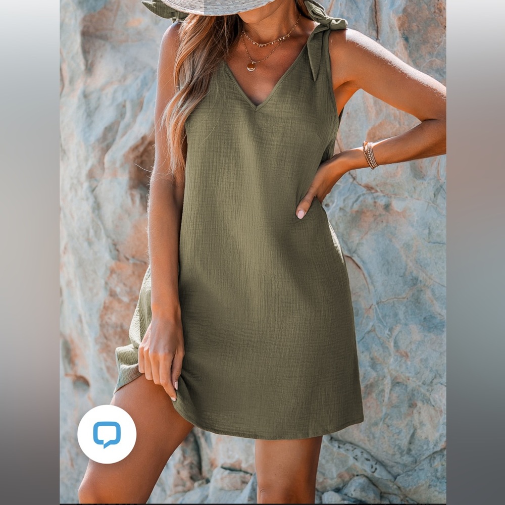 NWT Cupshe Backless VNeck Mini Dress - M